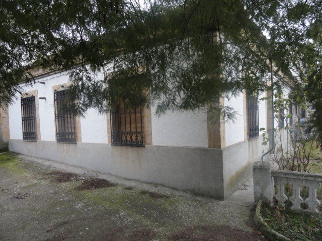 Casa con nave en venta en Villamayor